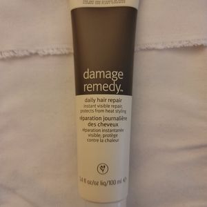 NWOT - Damage Ready Daily Repair